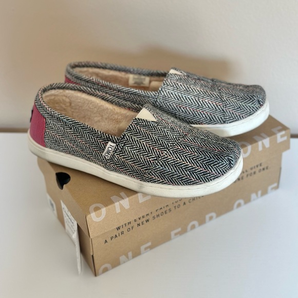 Toms Other - Toms youth 5 pink wool herringbone